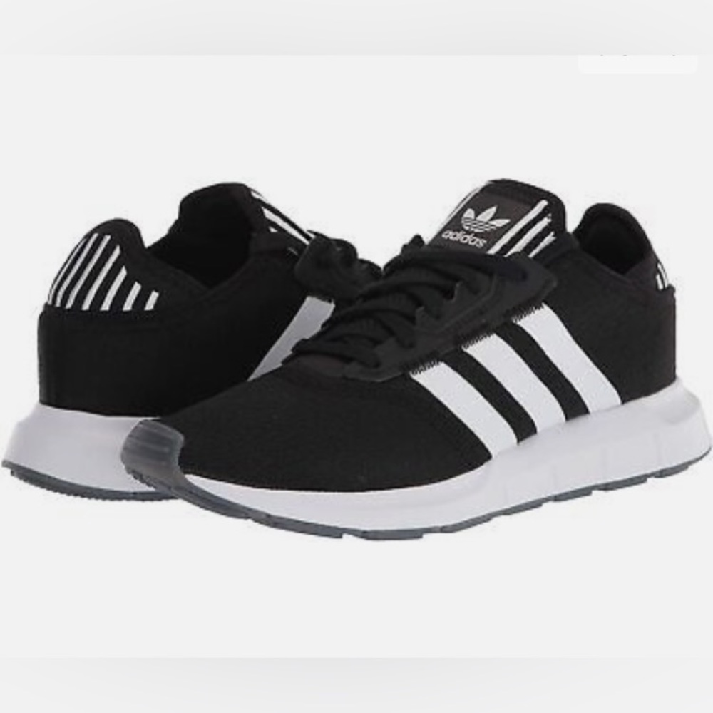 ⚡️⚡️ NWTs Adidas Swift Run X Black & White Women’s Sneakers Size 7.5! ⚡️⚡️